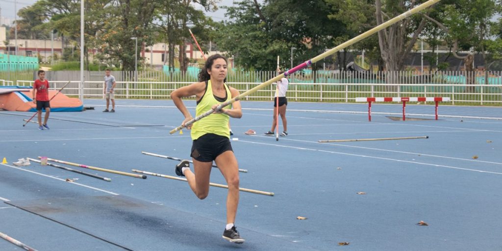 Josefina Bedoya, entrenando en el Parque Deportivo.